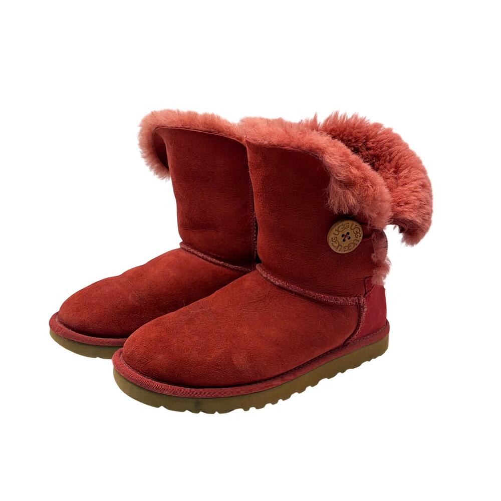 UGG Womens Bailey mini 1 button red short boots. Sheepskin shearling. Size 7